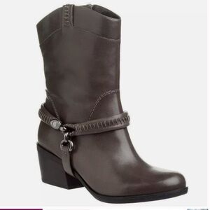 B Makowsky Women’s Hudson Gray Western Heeled Boots Size 7.5 M NWOT